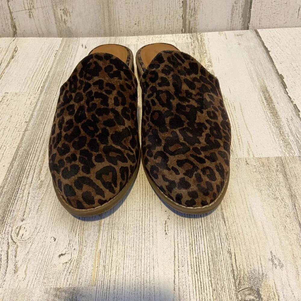 Universal Thread Women's Size 8.5 Slip On Faux Suede Mules Animal Print Shoes - Picture 3 of 9
